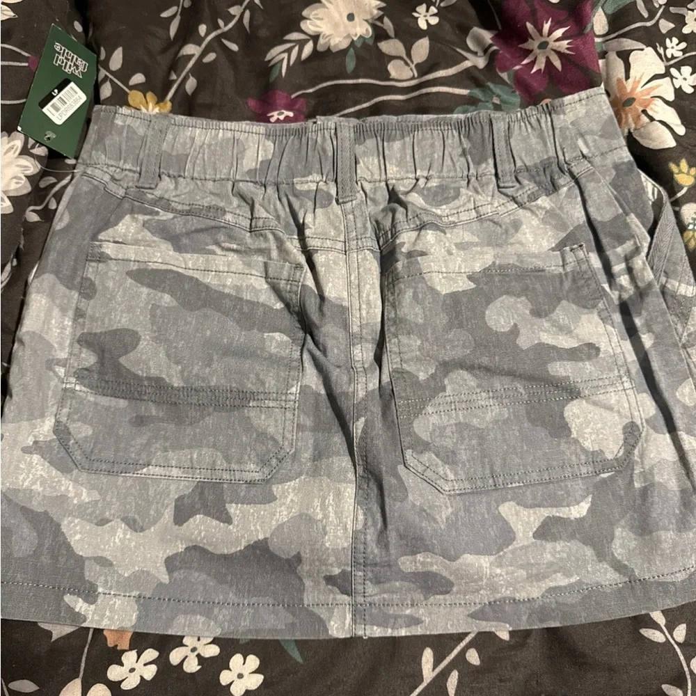 Wild Fable Camo Mini Skirt Size S - Picture 2 of 2